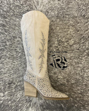 Load image into Gallery viewer, ‘’SOFIA’’ IVORY BOOTS