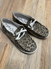Load image into Gallery viewer, Starstruck Tan Leopard Shoe