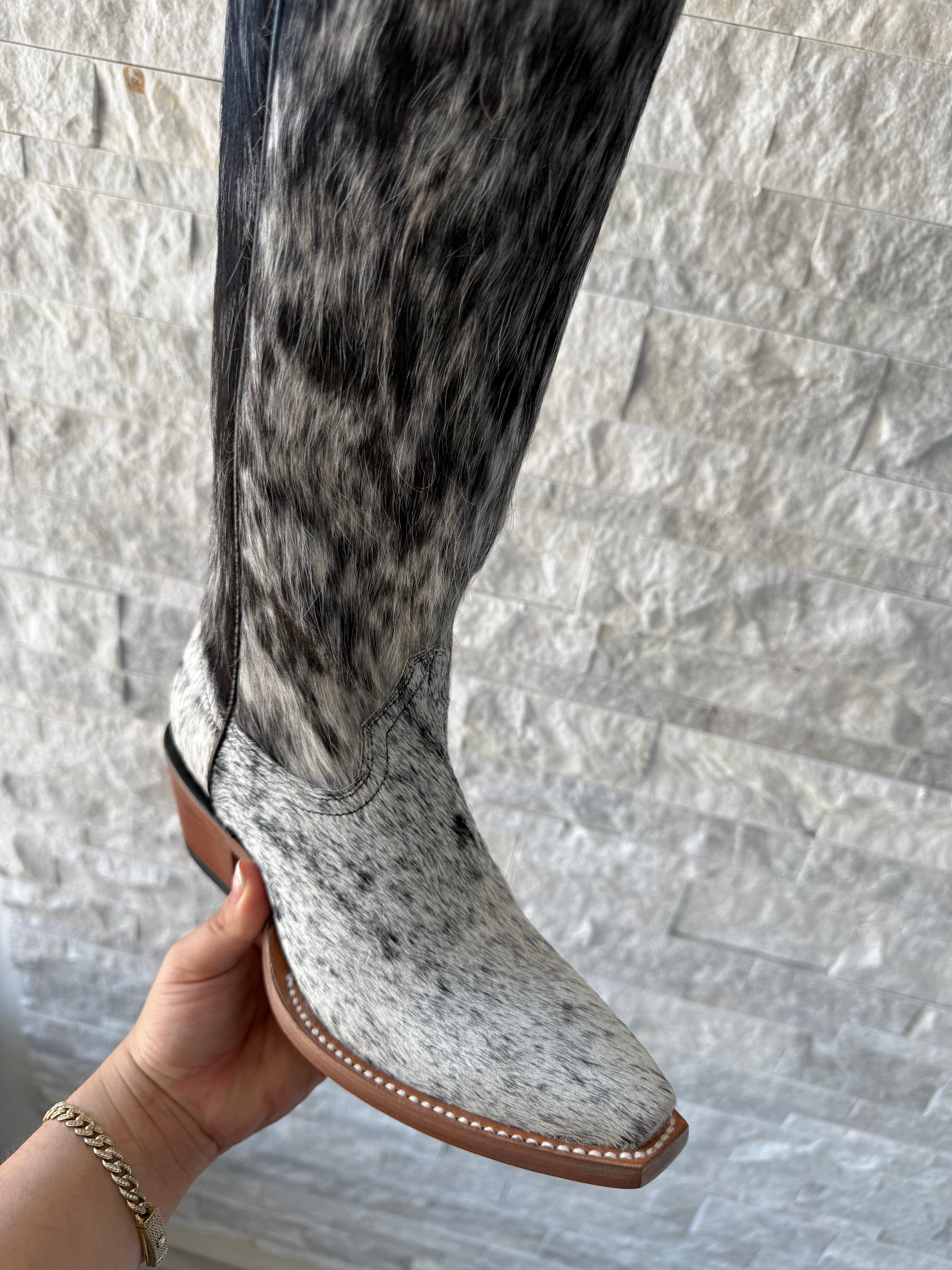 AILANI IRON SPUR COWHIDE