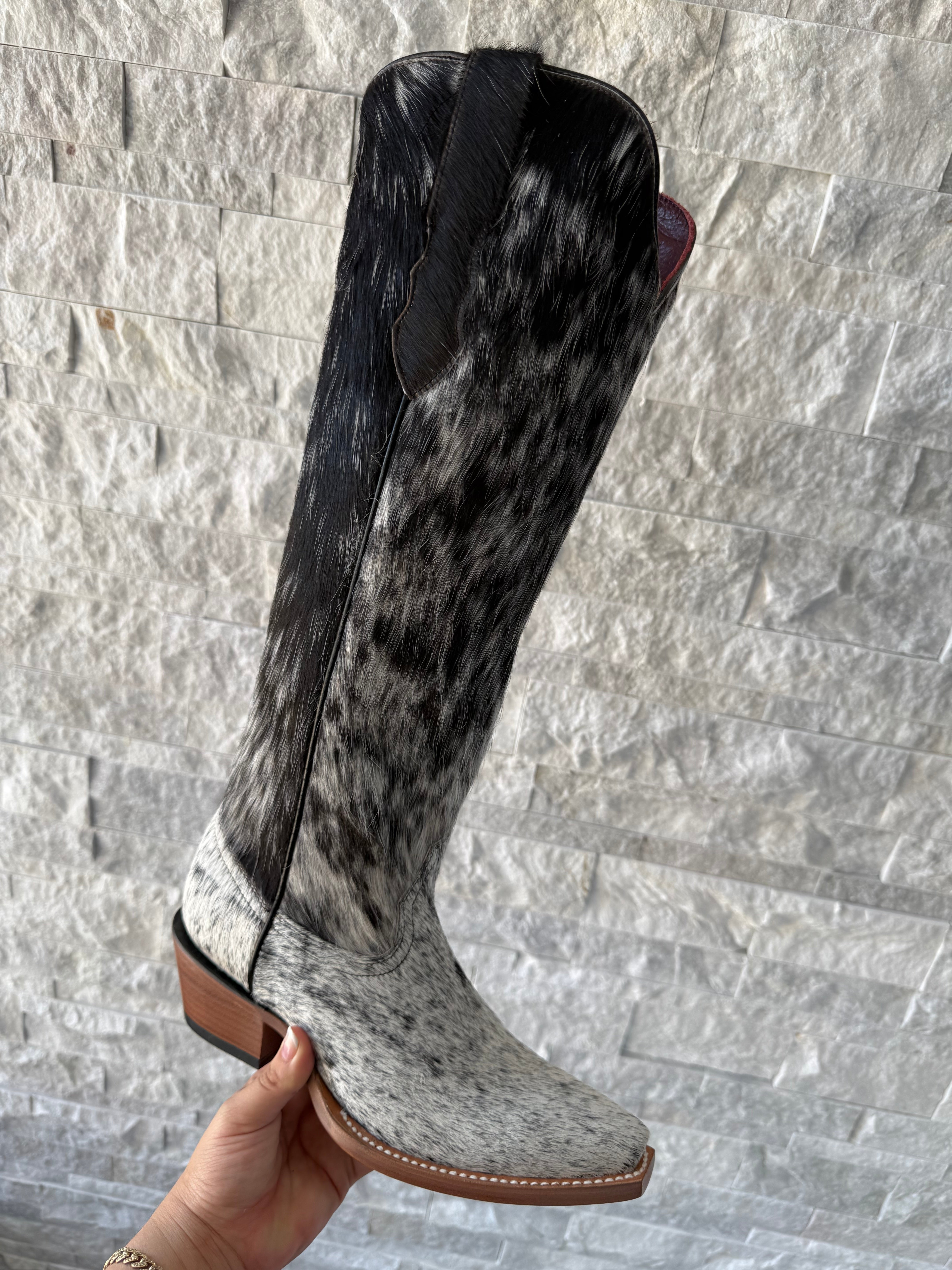 AILANI IRON SPUR COWHIDE