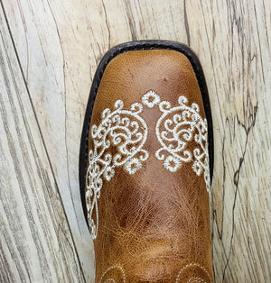 SQUARE TOE BOOTS