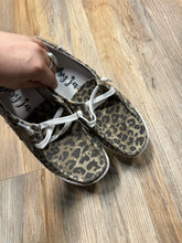Load image into Gallery viewer, Starstruck Tan Leopard Shoe