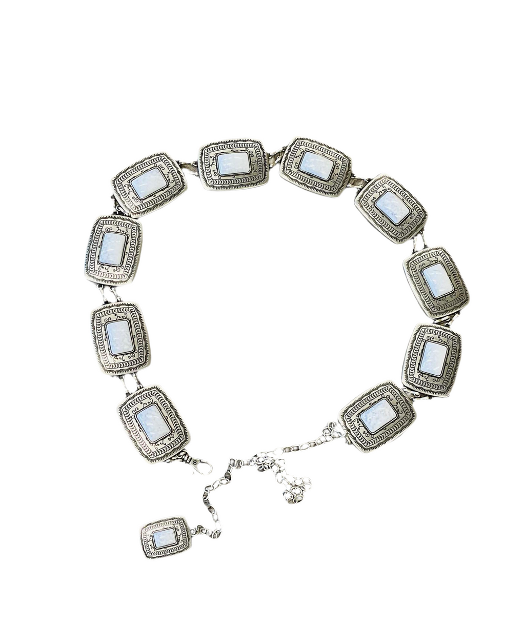 ‘’PERLA’’ WHITE CONCHO BELT