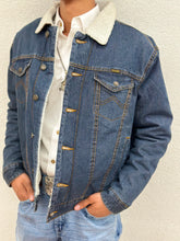 Load image into Gallery viewer, “ Easton “  | WRANGLER GRIZZLY DENIM JACKET VINTAGE MEN JACKET 74256RT