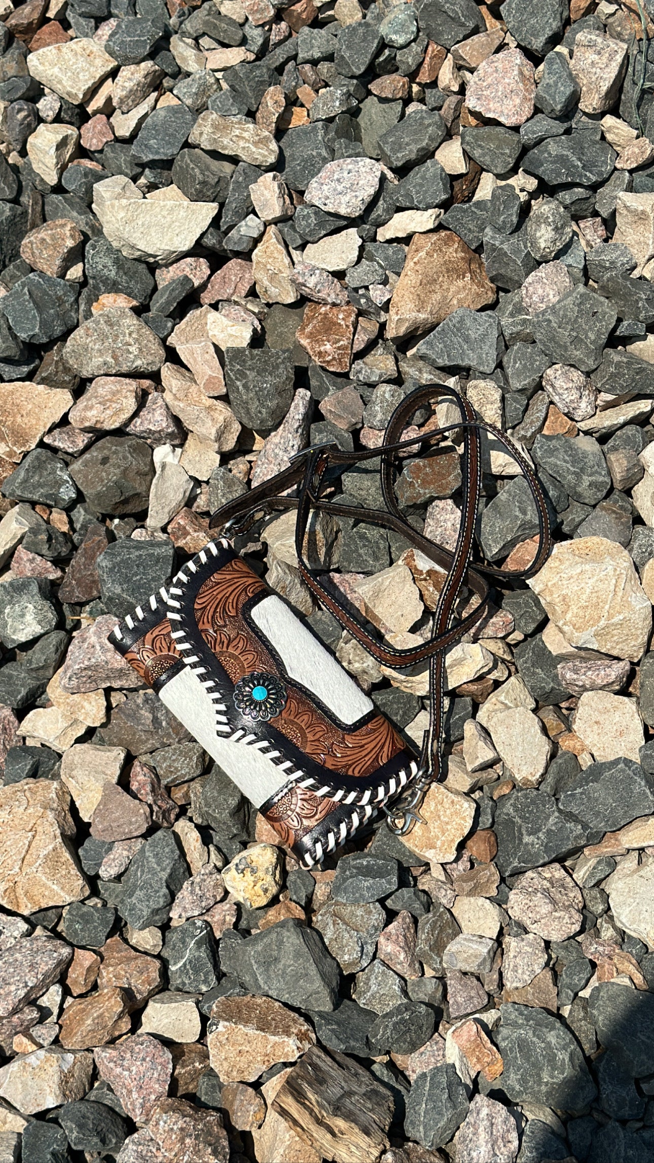 ‘’ALICE ’’ BROWN COWHIDE TOOLED CROSSBODY PURSE