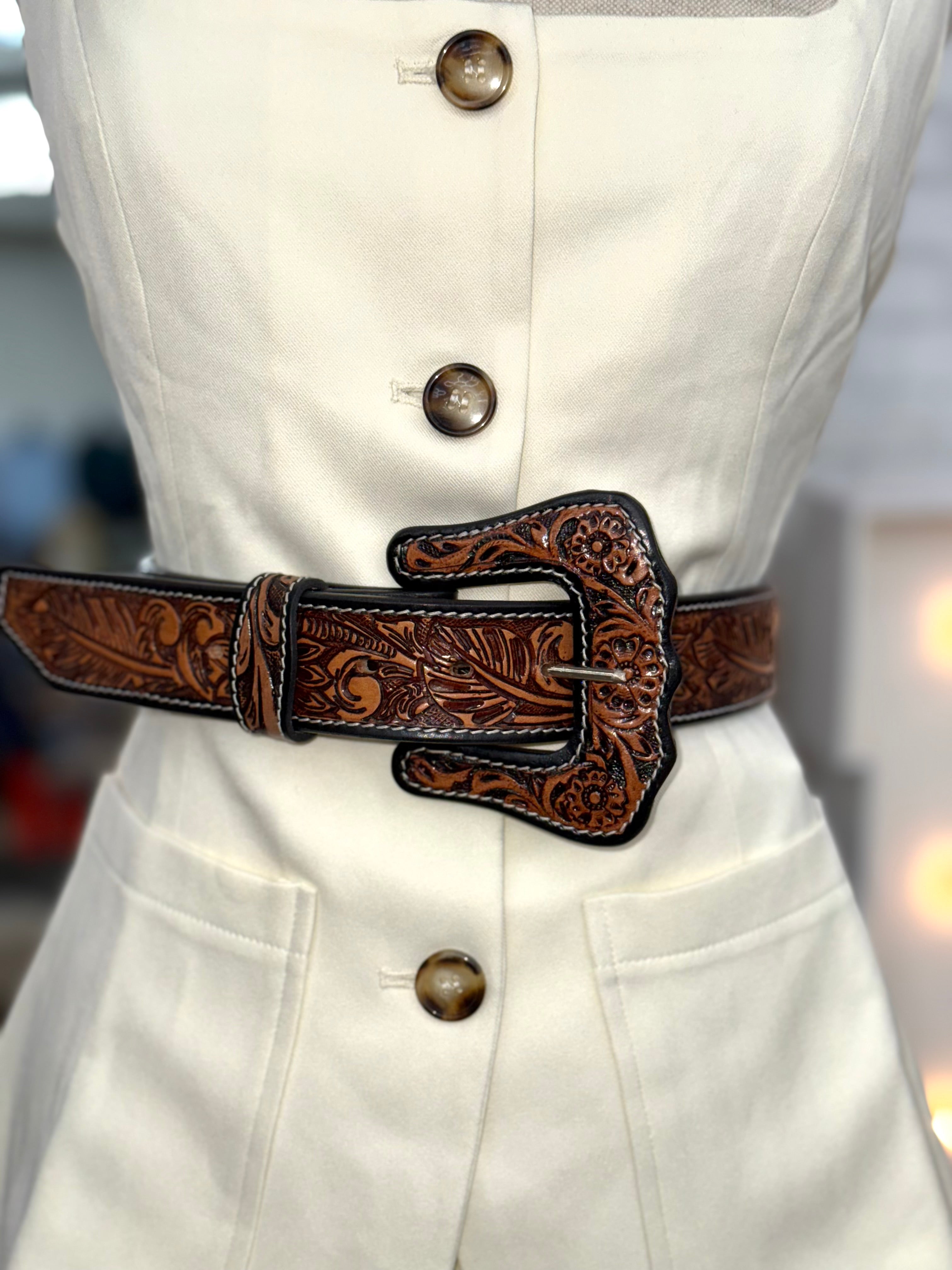 ‘’ HEATHER ’’ WOMENS TOOLED BROWN BELT
