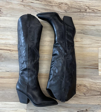 Emma black boots