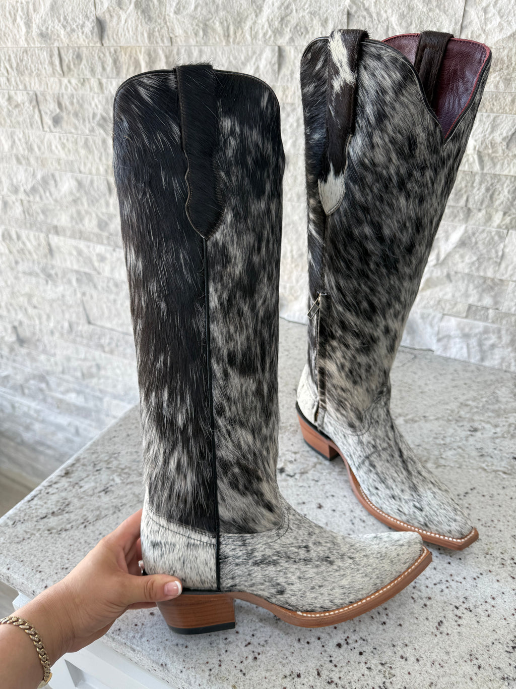 AILANI IRON SPUR COWHIDE