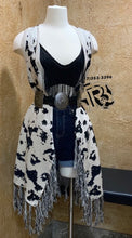 Load image into Gallery viewer, WOMENS ROCK &amp; ROLL COW SWEATER VEST WITH FRINGE BLACK | DW38C01967