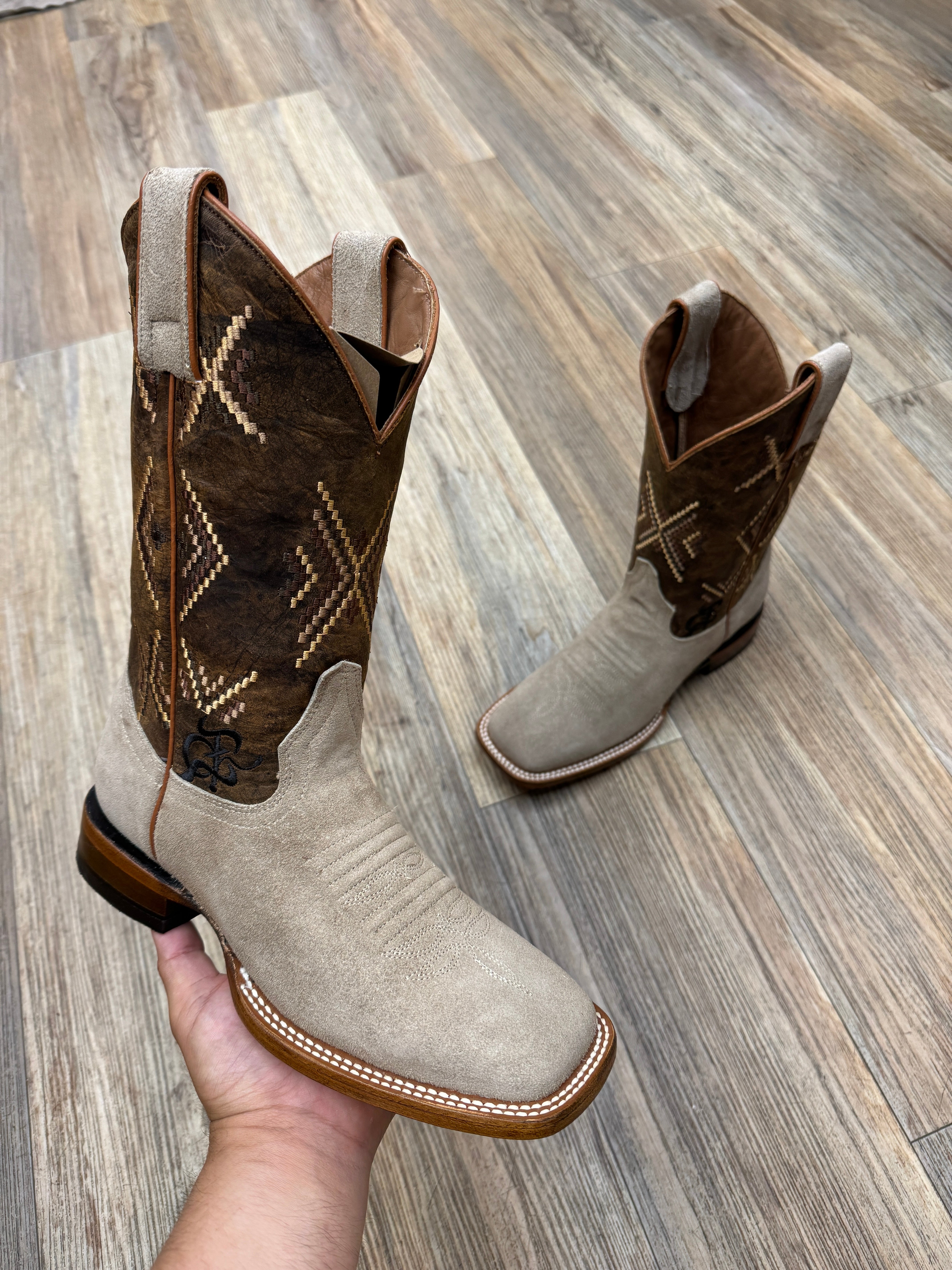 ‘’OLIVER’’ AMERICAN PRO BULL BONE  ROUGH OUT  BOOTS |THR217