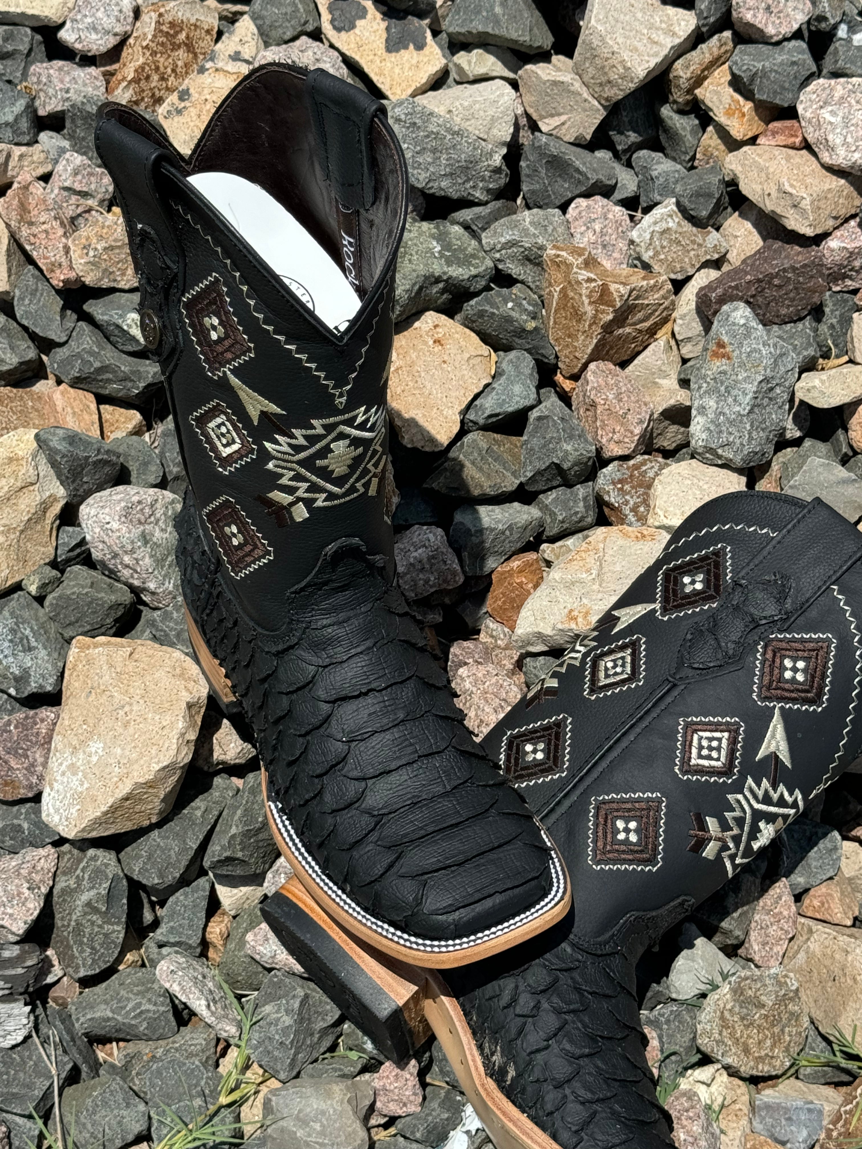 ‘’DEAN’’ MENS BLACK MATTE PYTHON PRINTED SQUARE TOE BOOTS