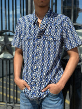 Load image into Gallery viewer, Men’s short sleeve 2pkt Aztec woven snap indigo shirt | TMN3S02473