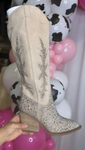 Load image into Gallery viewer, ‘’SOFIA’’ IVORY BOOTS