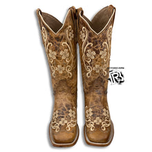Load image into Gallery viewer, “ HEISER GOLD “ | WOMEN WESTERN SQUARE TOE BOOTS RUSTIC BROWN