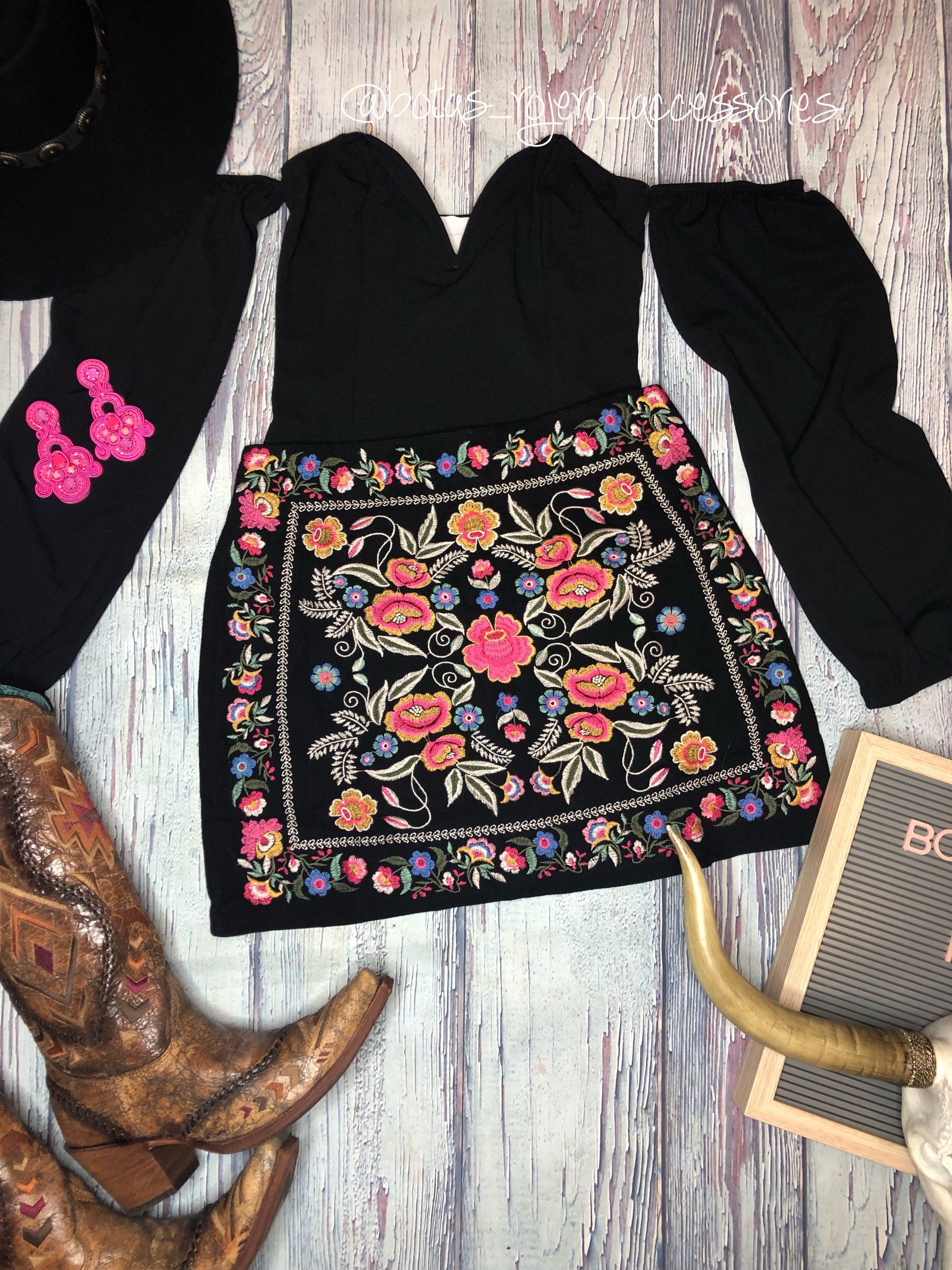 Embroidery skirt