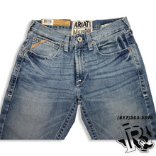 Load image into Gallery viewer, ARIAT JEAN STRAIGHT FIT | M5 Stackable LIGHT WASH MEN JEAN (10026039)