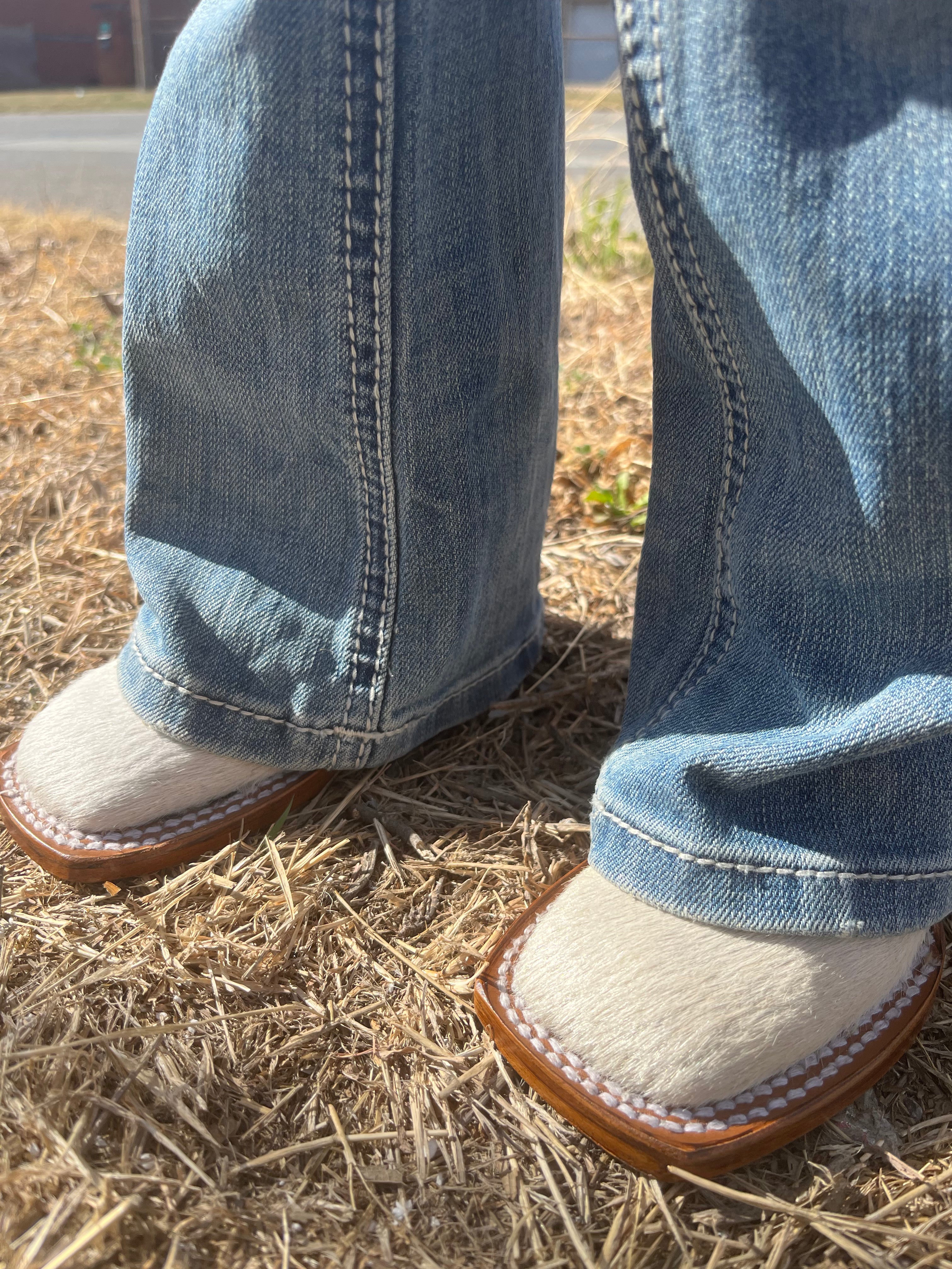 KID’S BOOTS -PELO MORO NEGRO/BLANCO
