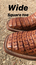 Load image into Gallery viewer, CAIMAN HORN BACK ORIGNAL | TAN SQUARE TOE MEN BOOTS