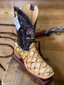 BIG BASS Ant Saddle Tan Arapaima Fish boot