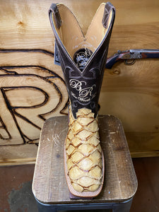 BIG BASS Ant Saddle Tan Arapaima Fish boot