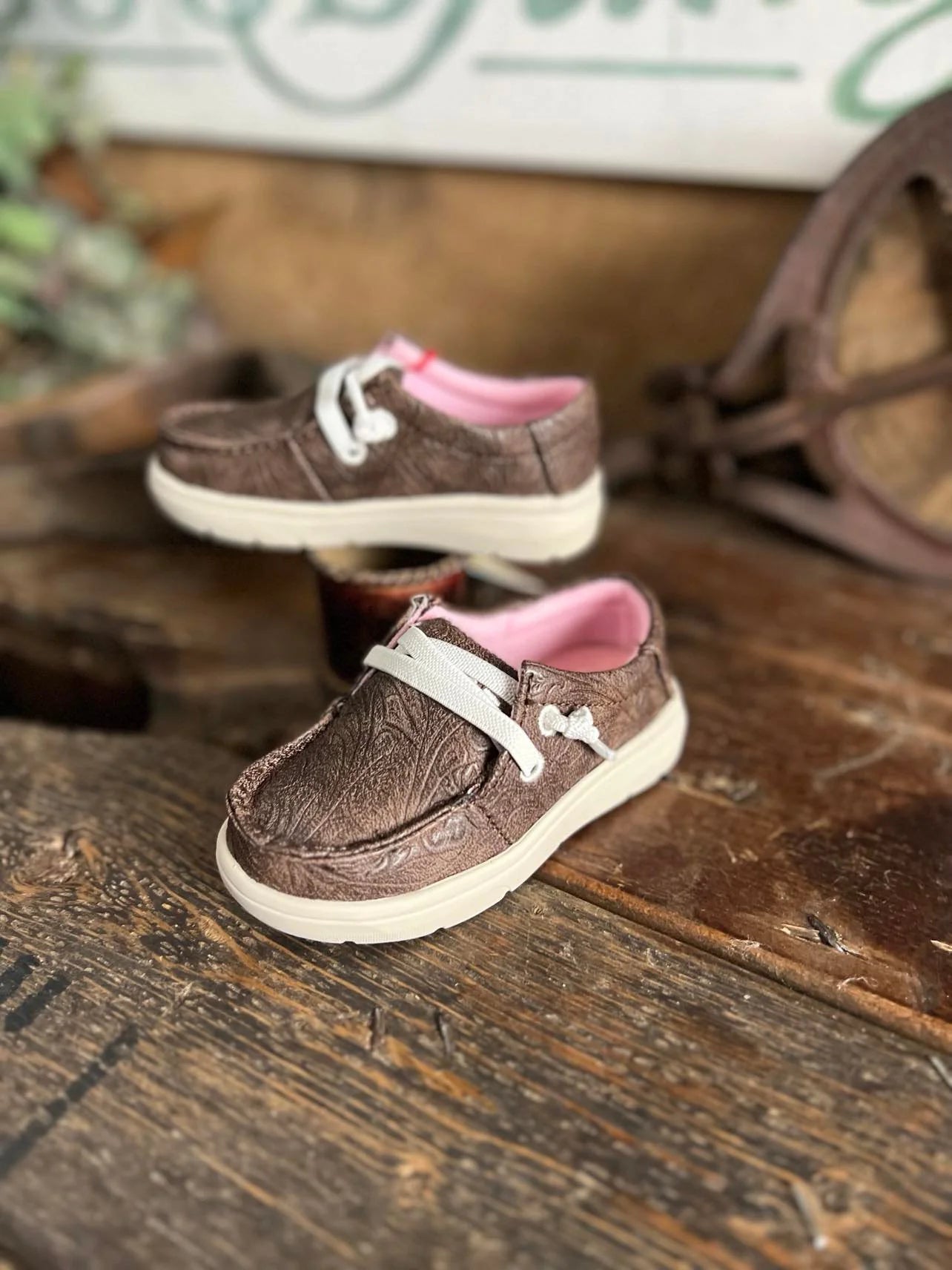 Girls Ariat Hilo in Brown Floral |A443002034