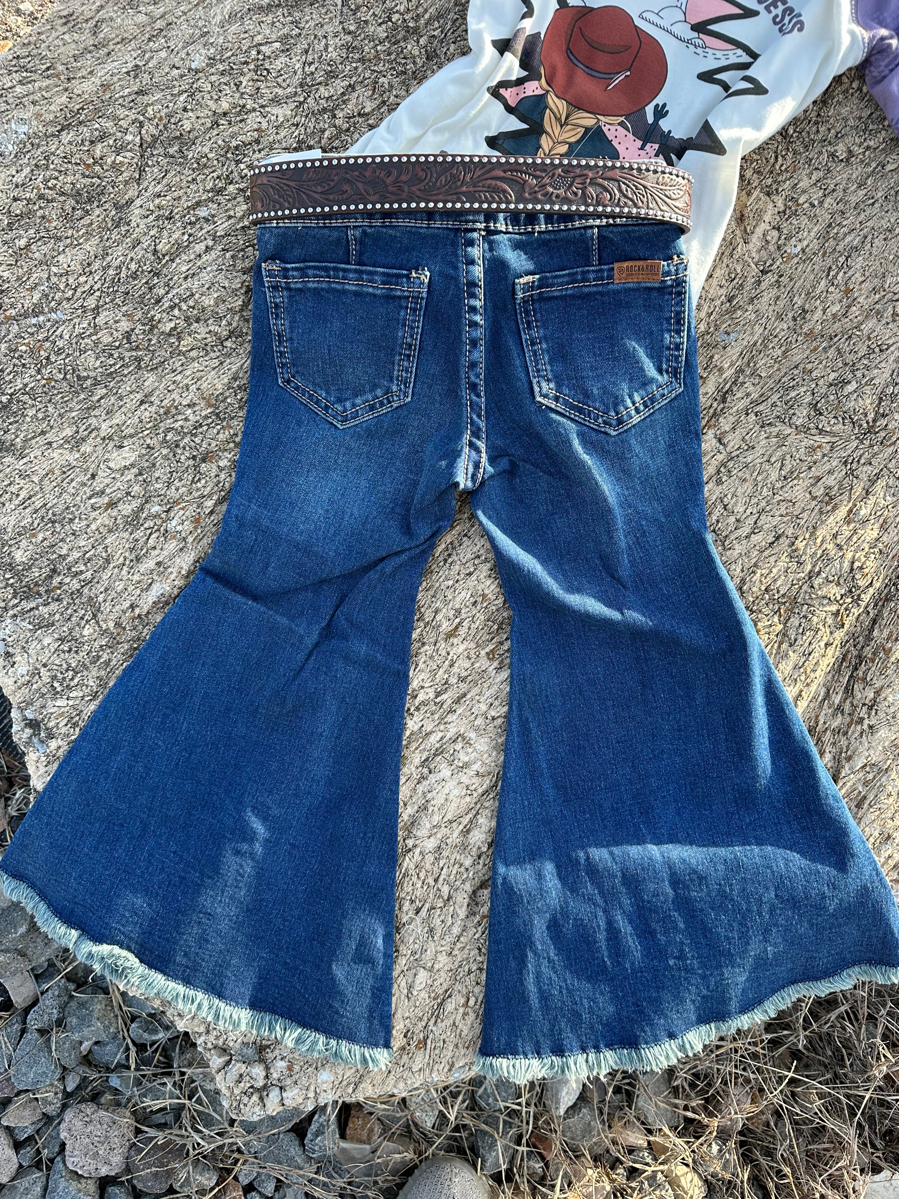 Girls dark detail button bell jeans medium wash | RRGD7PR0S4