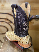 Load image into Gallery viewer, BIG BASS Ant Saddle Tan Arapaima Fish boot