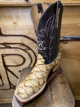Load image into Gallery viewer, BIG BASS Ant Saddle Tan Arapaima Fish boot