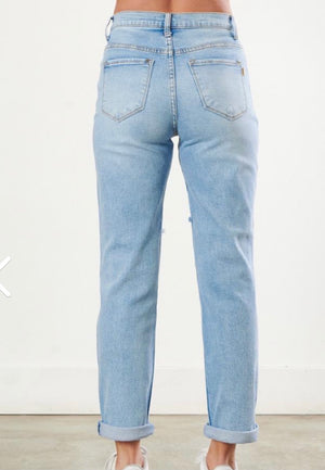 MOE BOYFRIEND JEANS