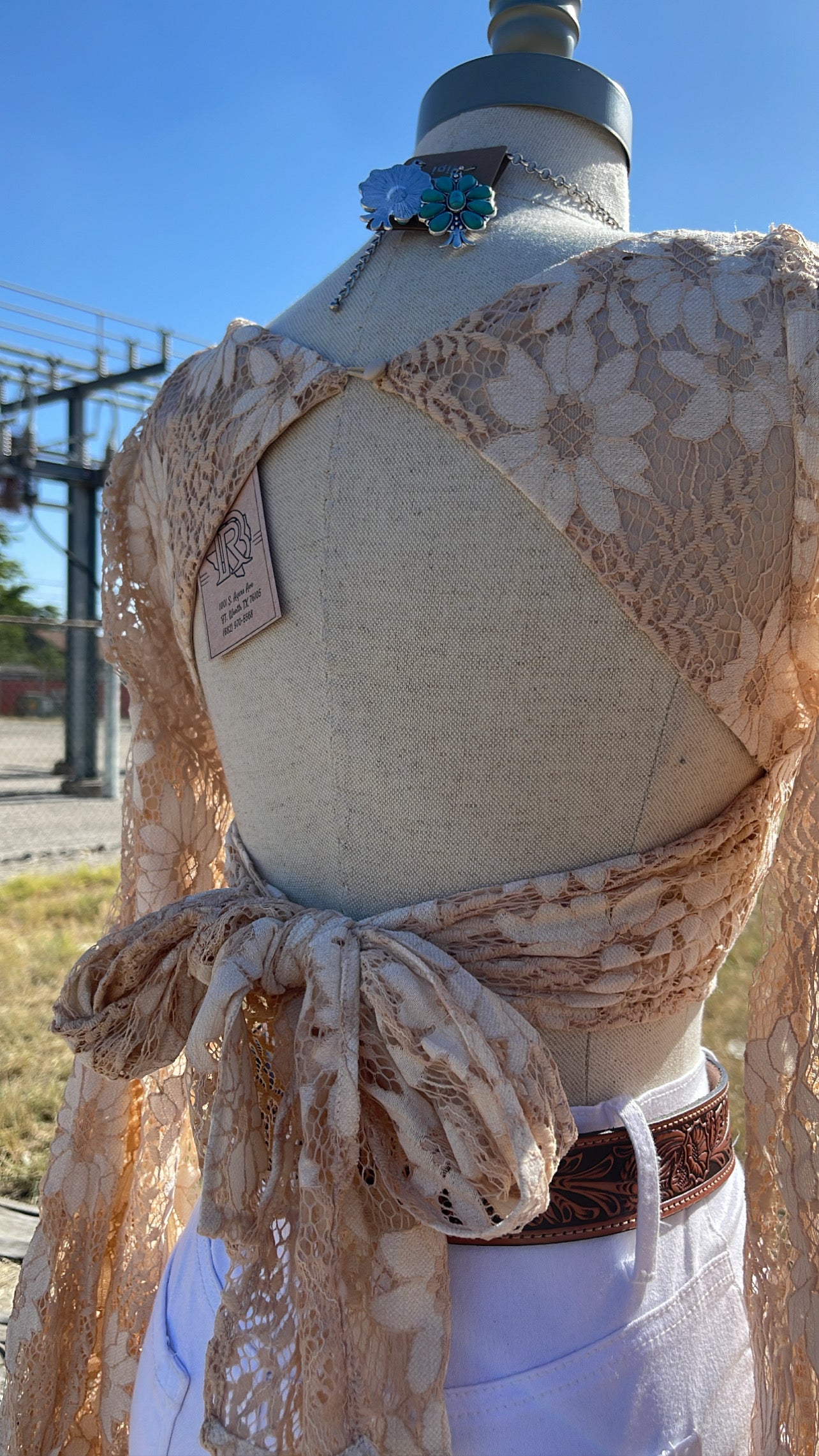 KIMMY TAUPE TOP