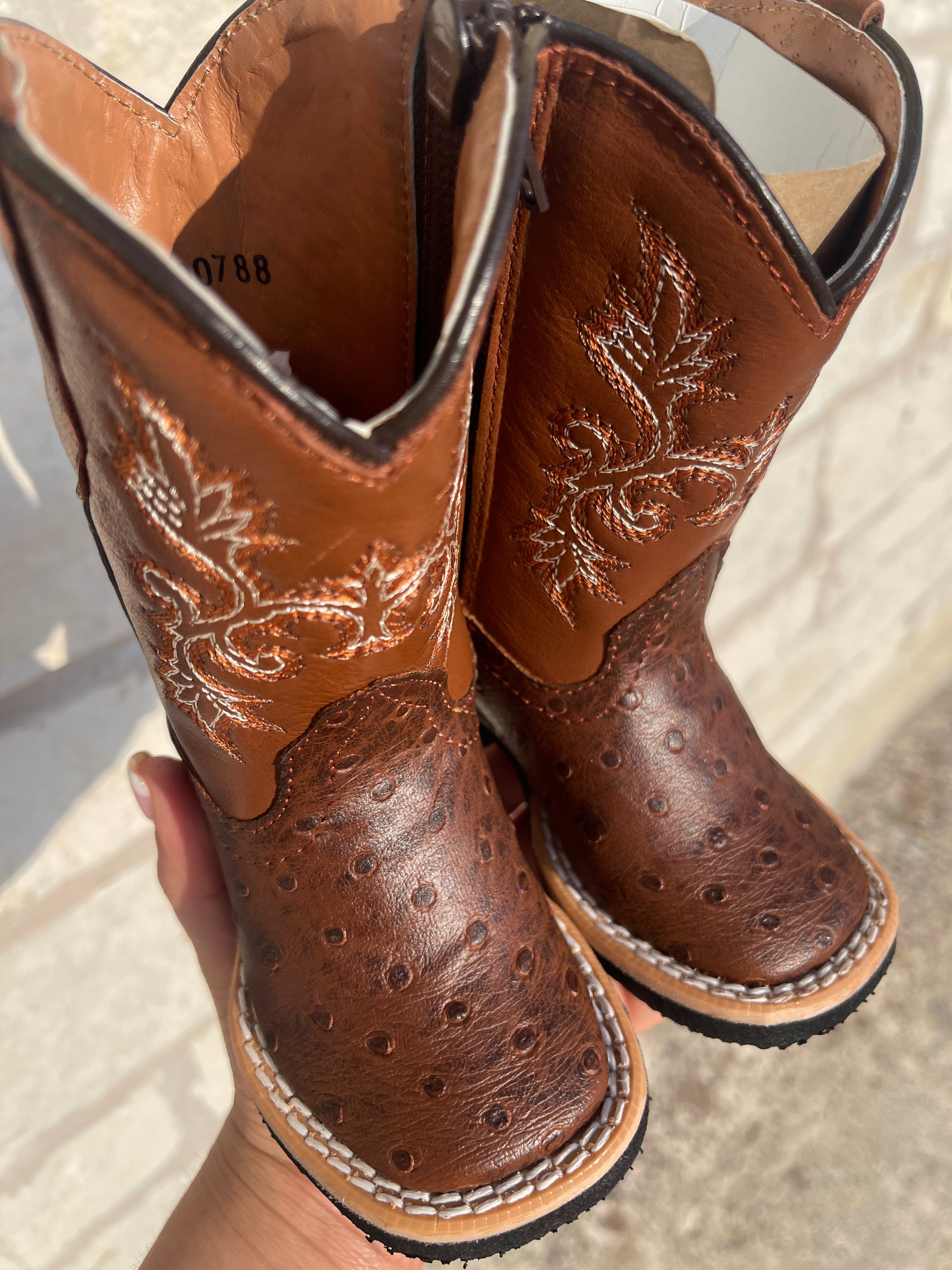 INFANT OSTRITCH PRINT COGNAC ZIPPER (200788)