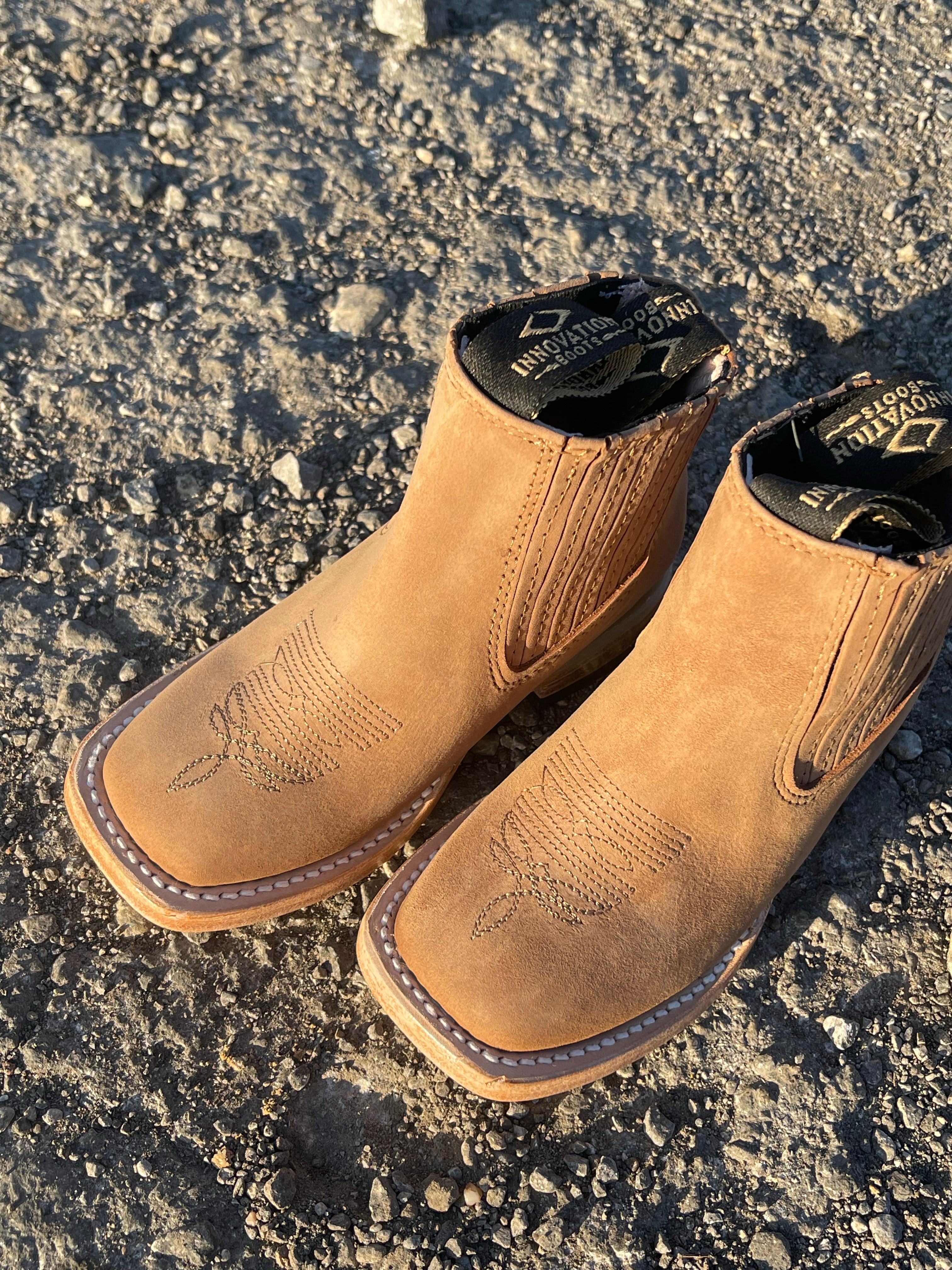 KIDS BOTIN NOBUCK ARENA