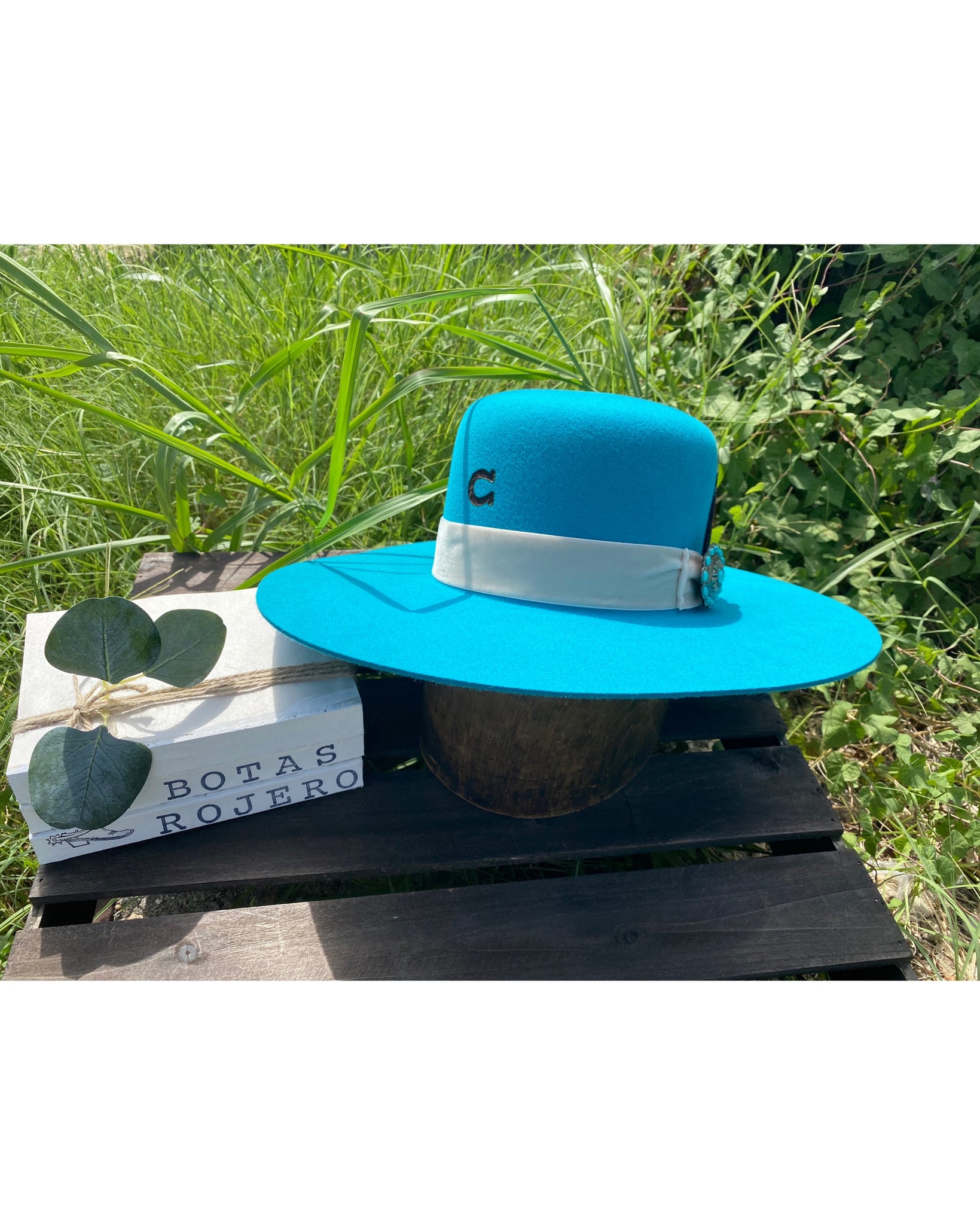 Charlie 1 store horse turquoise hat
