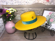 Load image into Gallery viewer, Charlie 1 horse hat Nomad