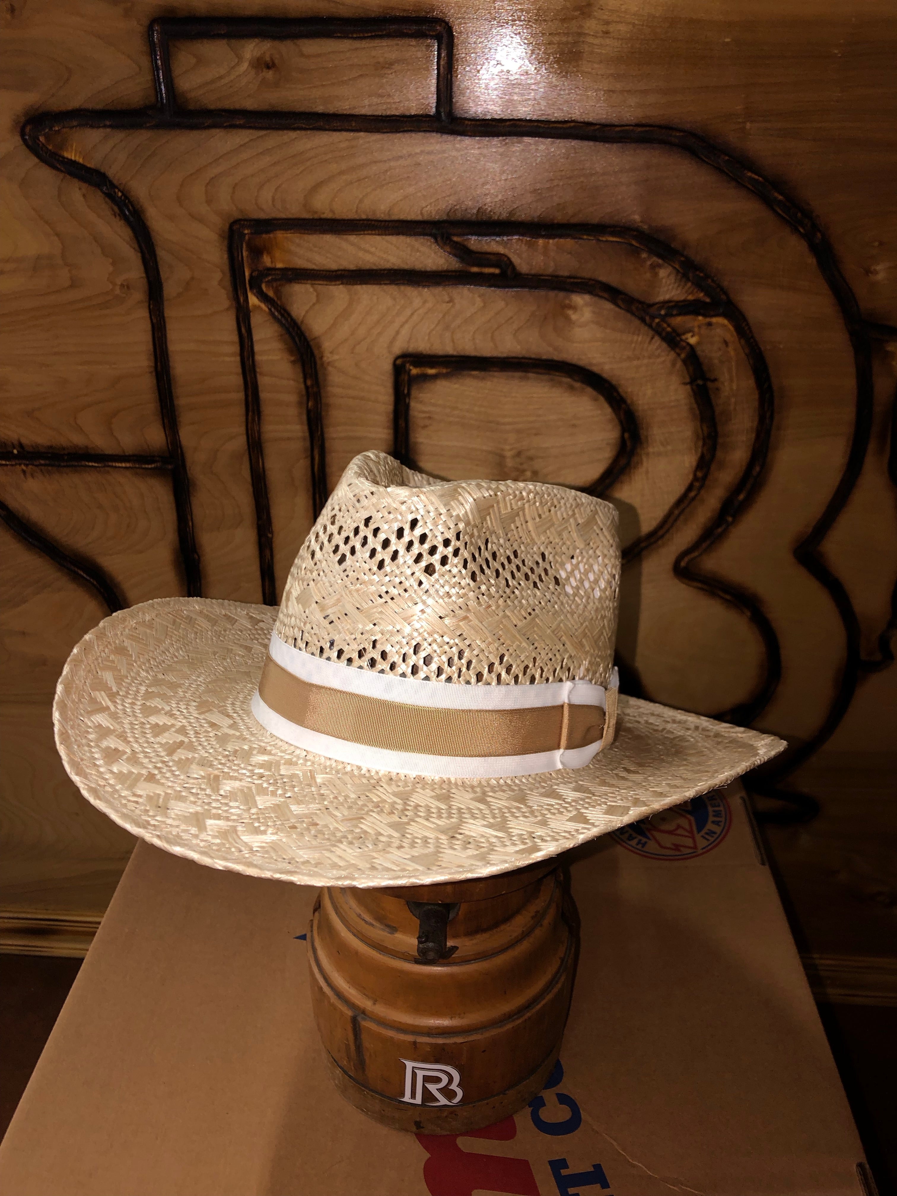 Ladies american straw hat